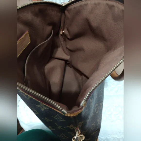 Louis Vuitton Bag - Picture 3 of 14